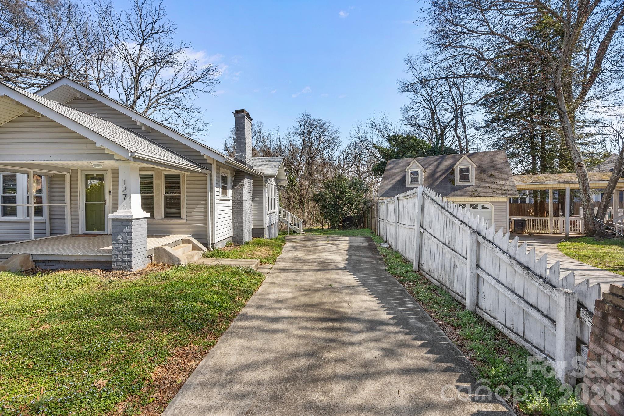 127 S Patterson Street Statesville NC 28677