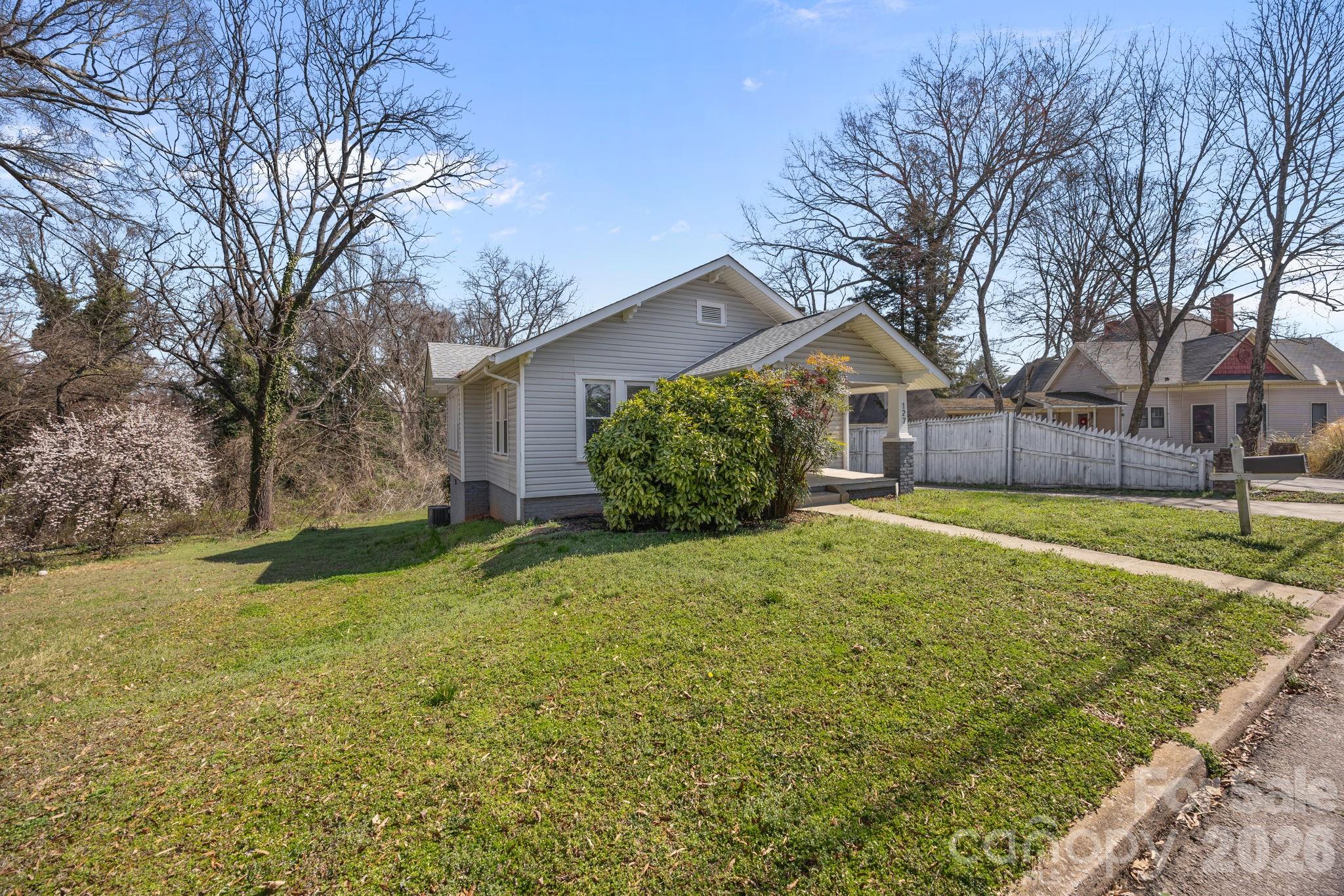 127 S Patterson Street Statesville NC 28677