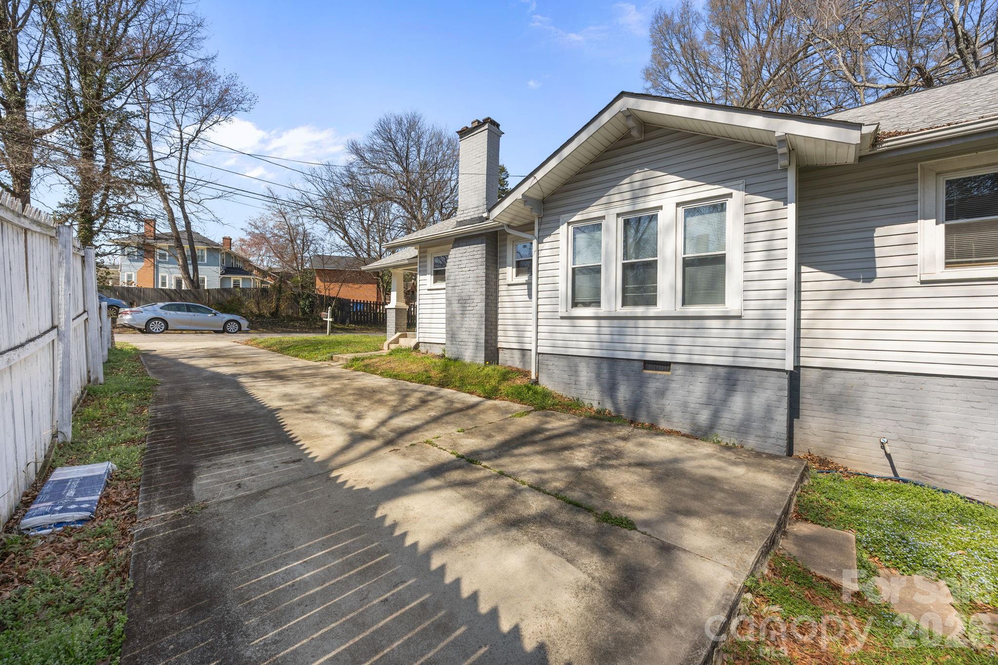 127 S Patterson Street Statesville NC 28677