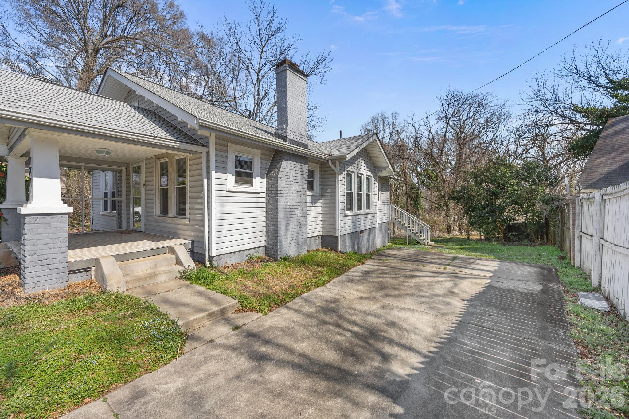 127 S Patterson Street Statesville NC 28677