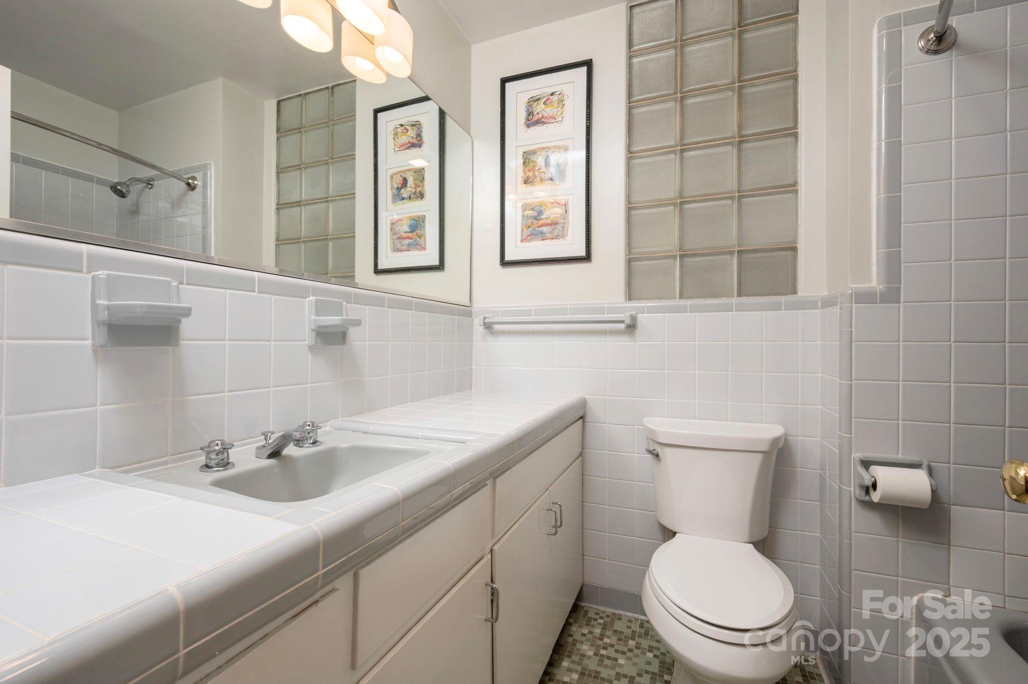 59 Dogwood Grove Asheville NC 28805