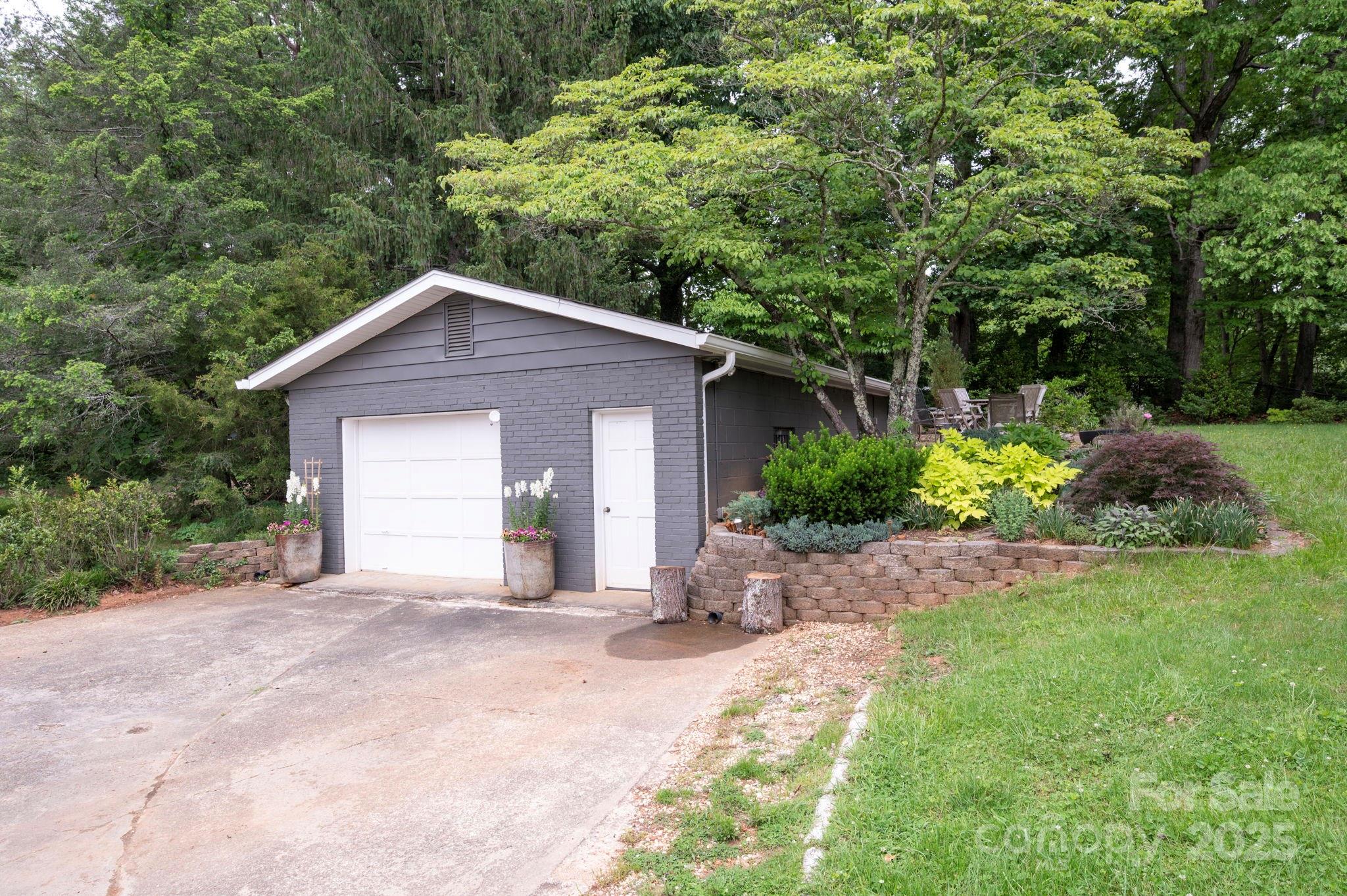 59 Dogwood Grove Asheville NC 28805