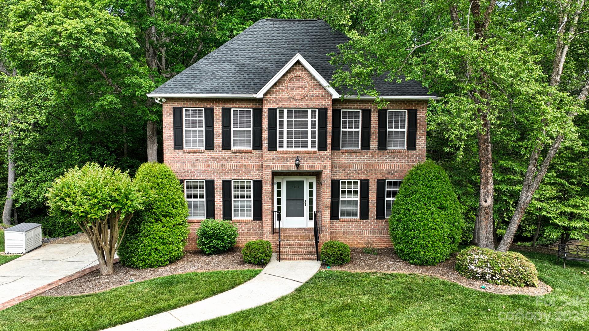4103 Arrowhead Drive NE Hickory NC 28601