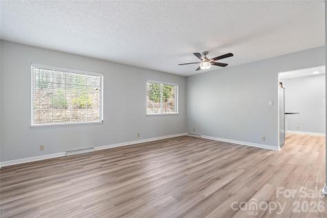 177 Country Road Brevard NC 28712