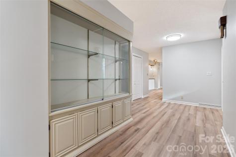 177 Country Road Brevard NC 28712