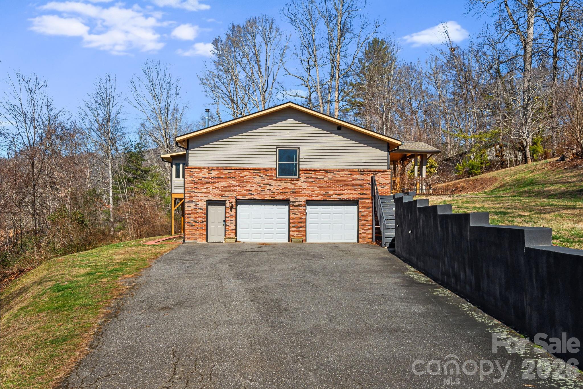 4 Lynnette Drive Fairview NC 28730