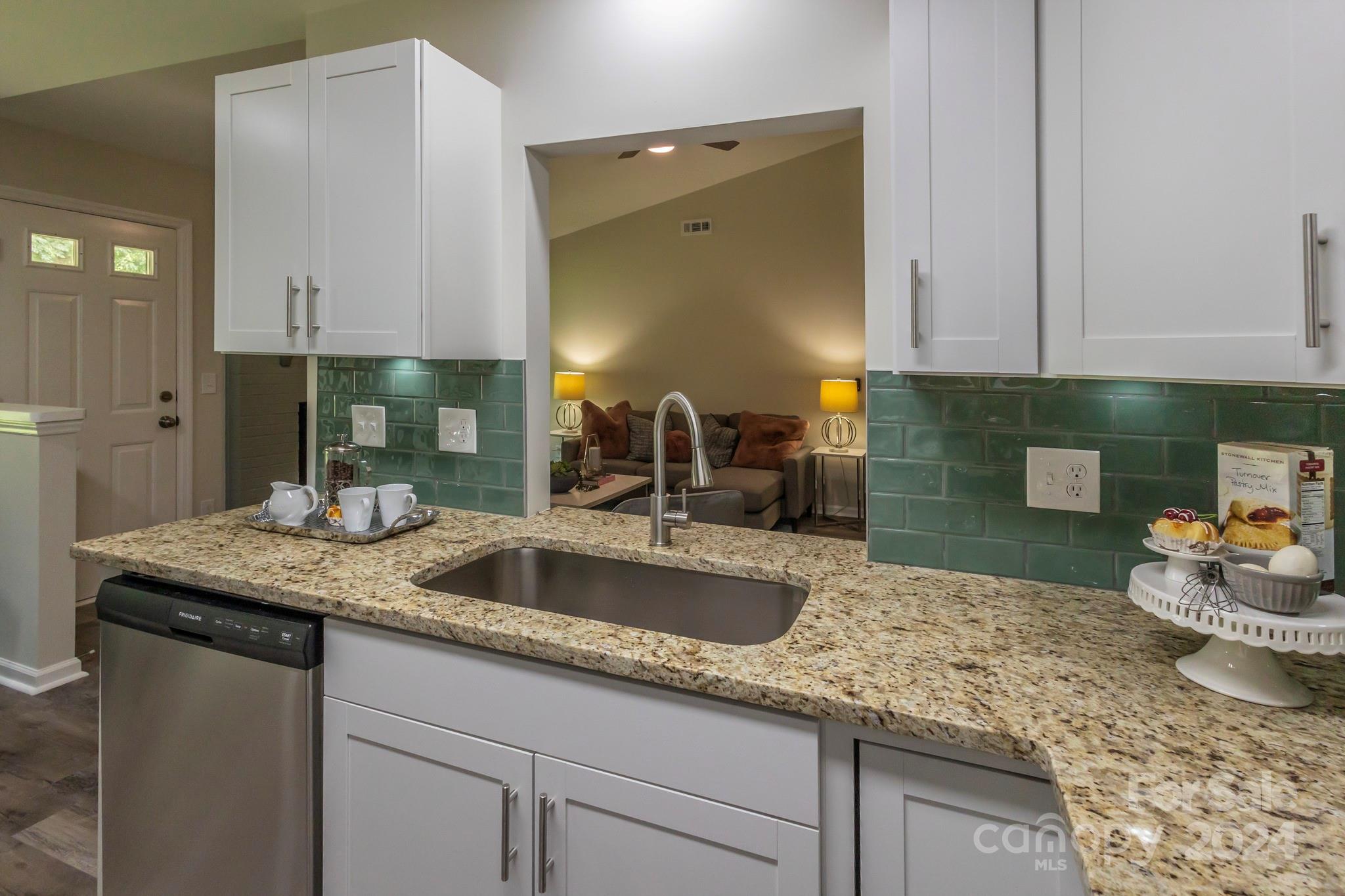 6627 Woodwedge Drive Charlotte NC 28227