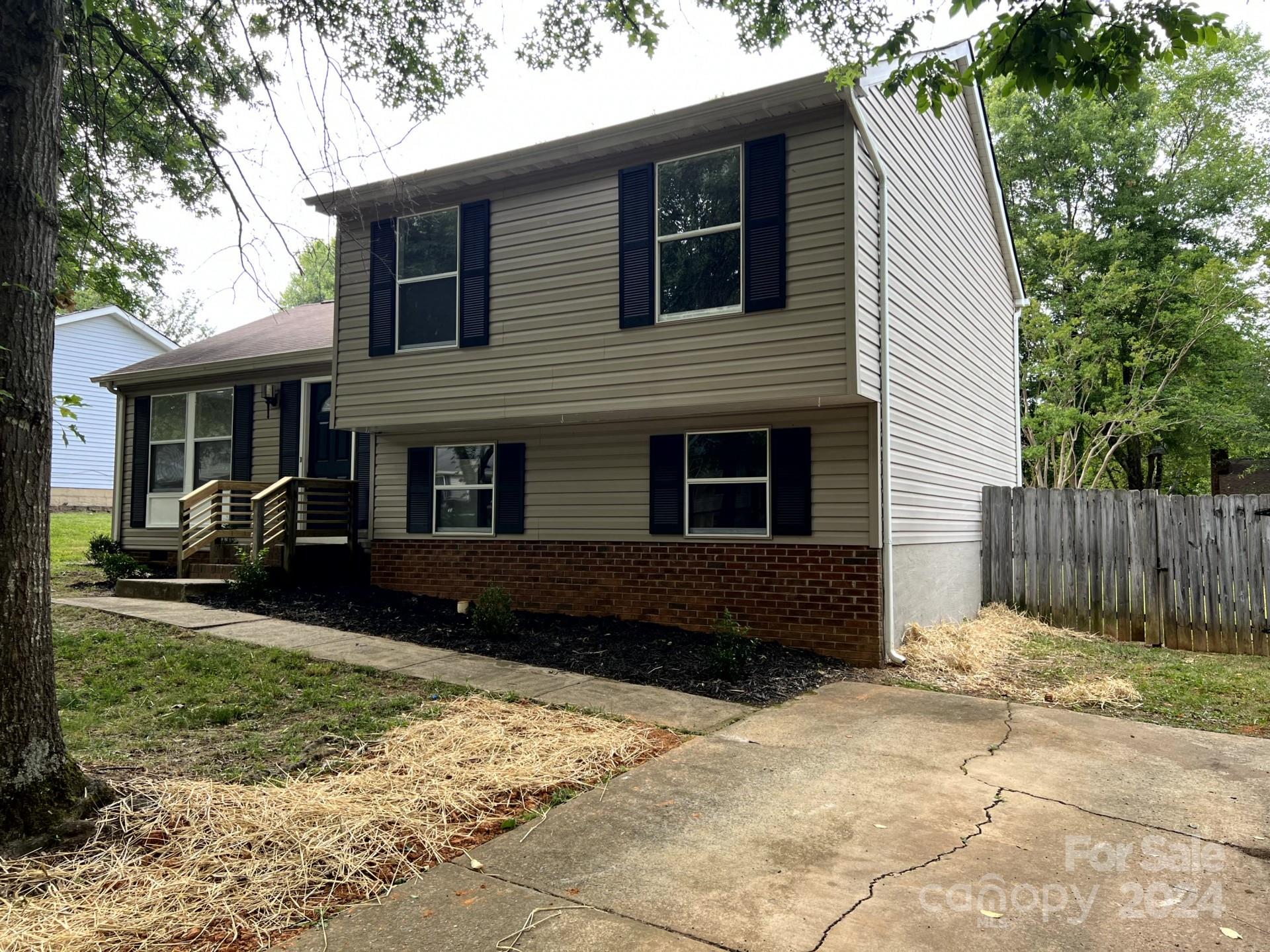 6021 Morninglow Court Charlotte NC 28212