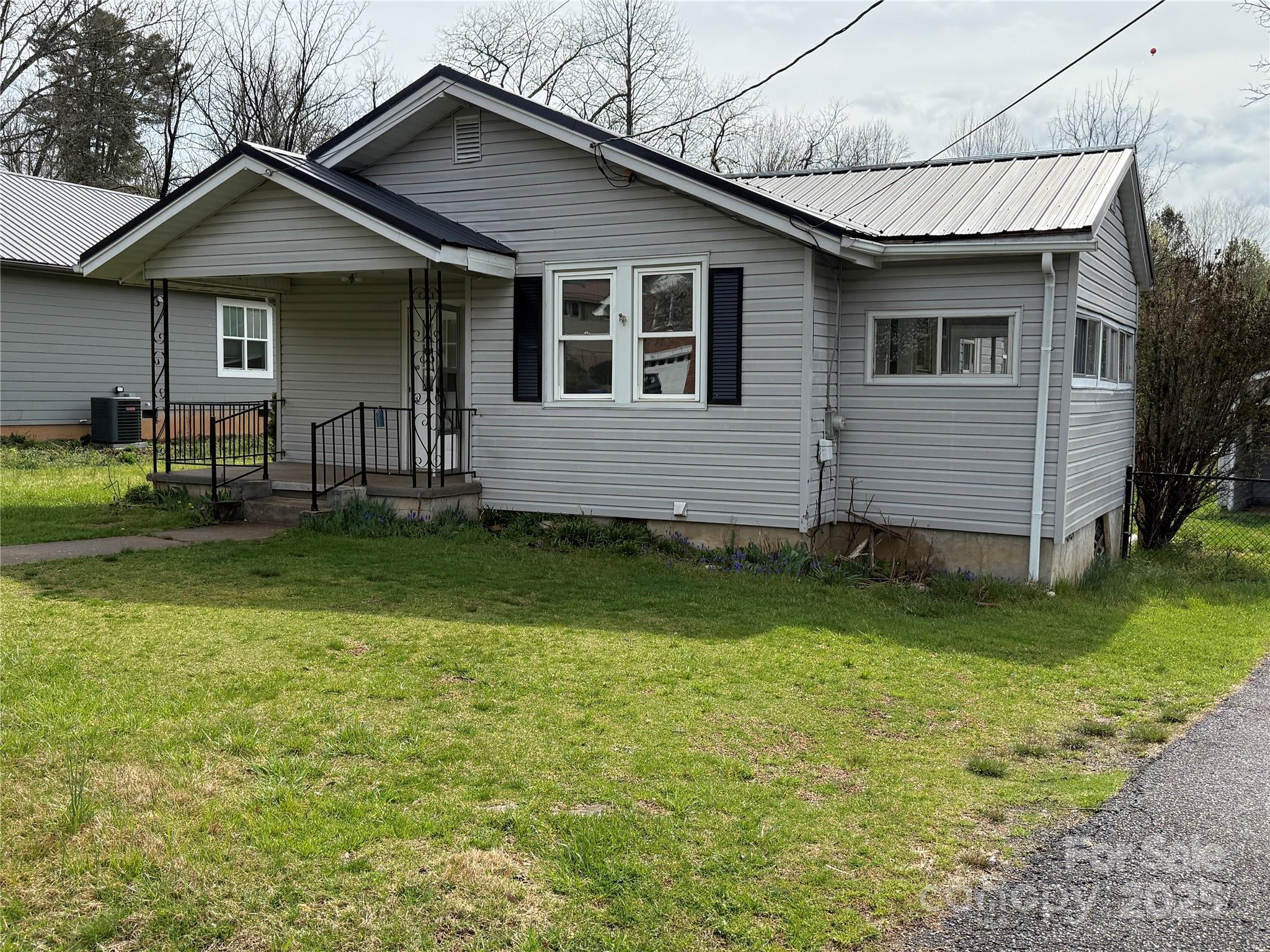 154 Burrell Avenue Brevard NC 28712