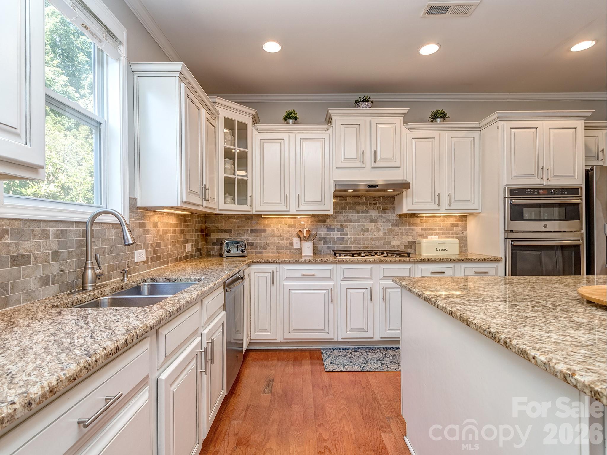 2008 Shalford Lane Matthews NC 28104