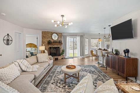 3368 Old Glenola Road Archdale NC 27263
