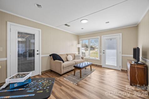 3368 Old Glenola Road Archdale NC 27263