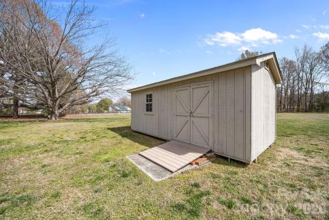 3368 Old Glenola Road Archdale NC 27263