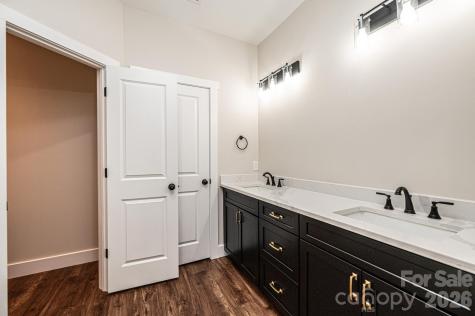 518 Park Way NE Lenoir NC 28645