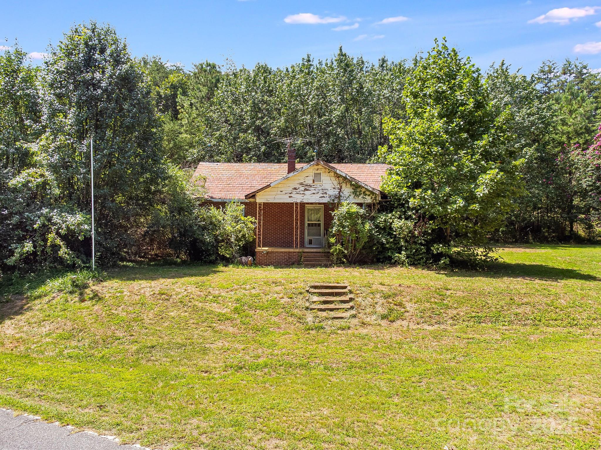 211 Luckadoo Road Bostic NC 28018
