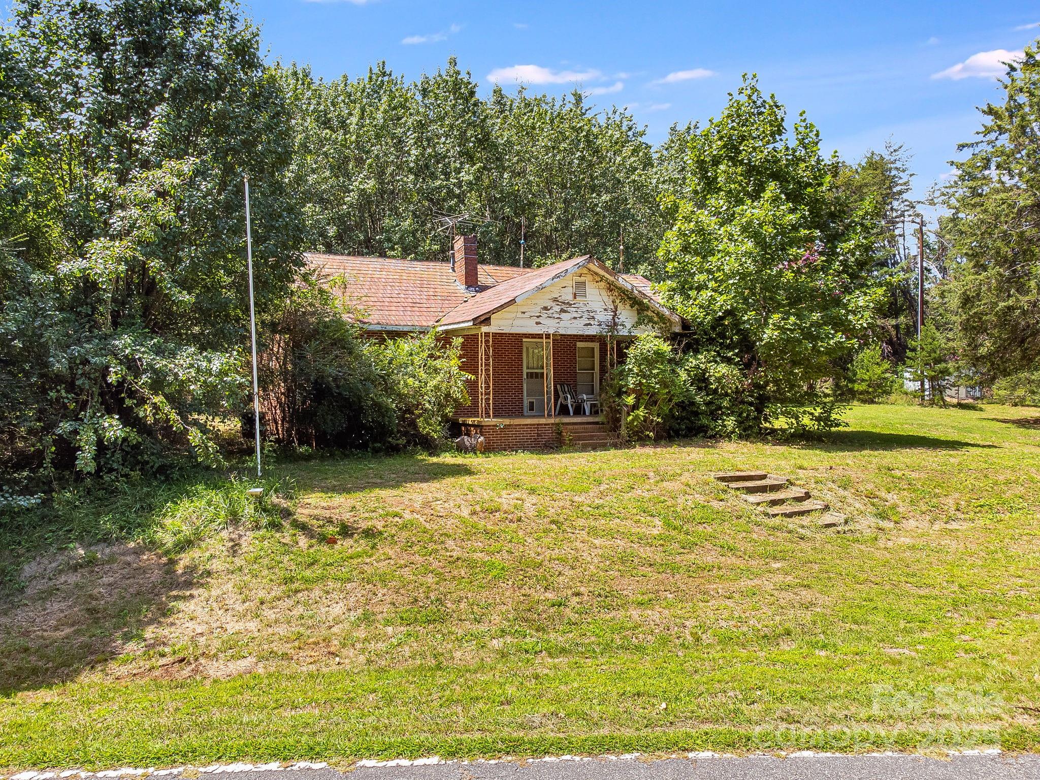 211 Luckadoo Road Bostic NC 28018