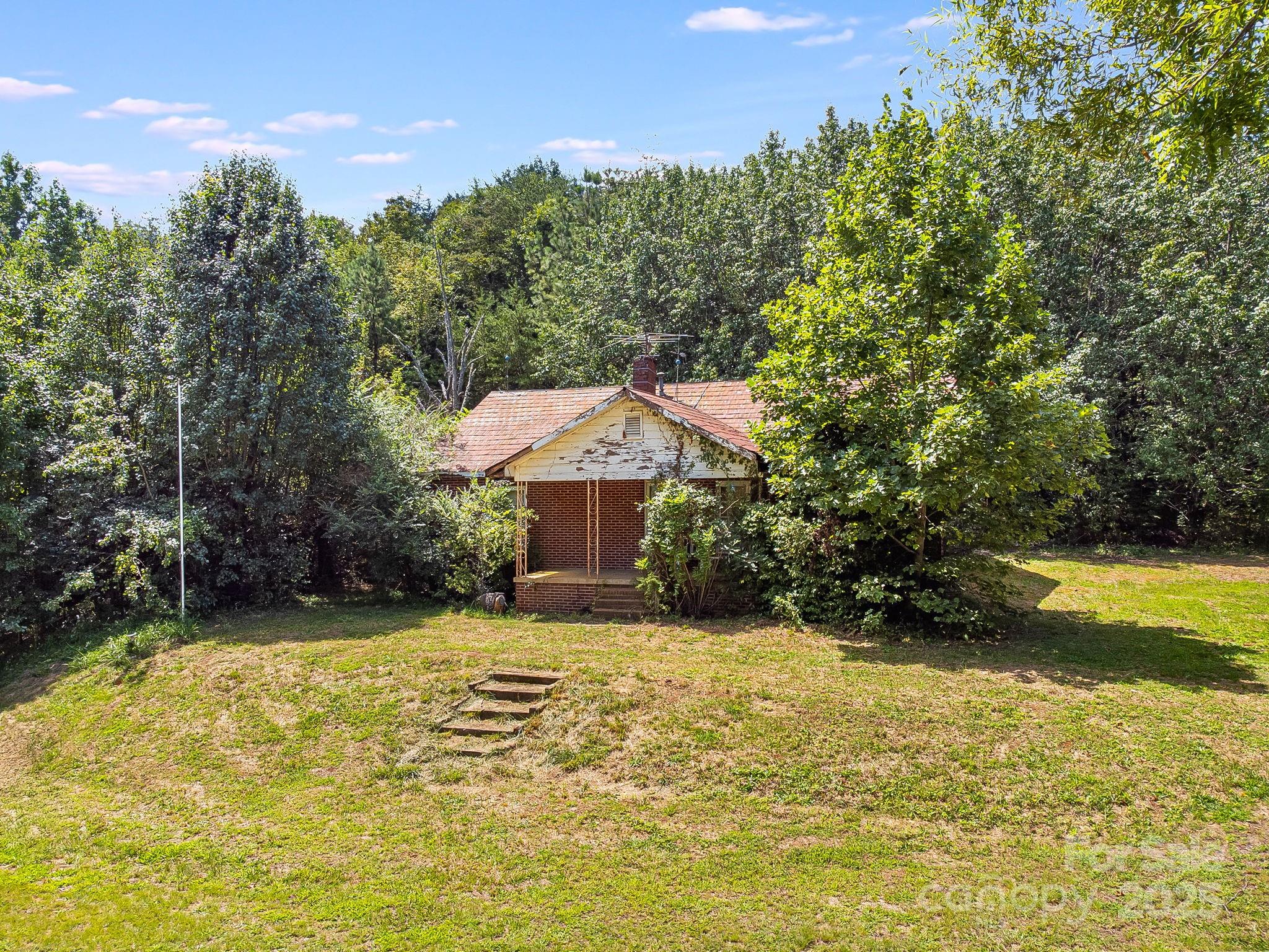 211 Luckadoo Road Bostic NC 28018