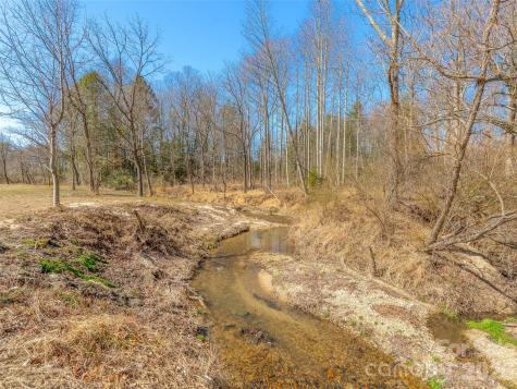 90 Saddle Club Lane Hendersonville NC 28739