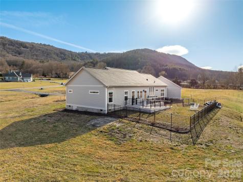 90 Saddle Club Lane Hendersonville NC 28739