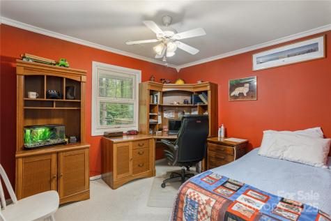 99 Meadowbrook Circle Brevard NC 28712