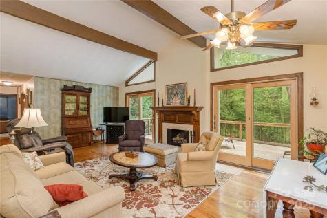 99 Meadowbrook Circle Brevard NC 28712
