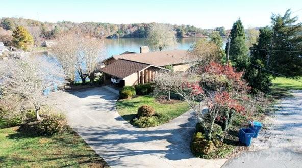 121 48th Avenue NE Hickory NC 28601