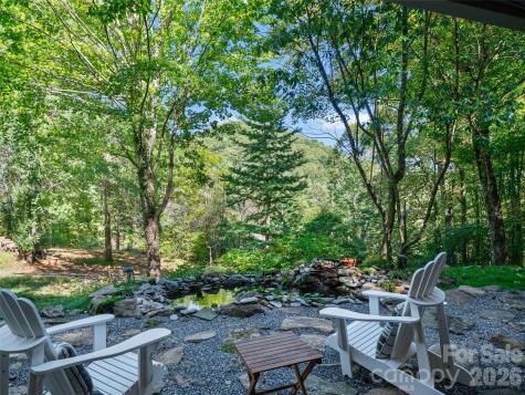 81 Summer Trees Lane Burnsville NC 28714