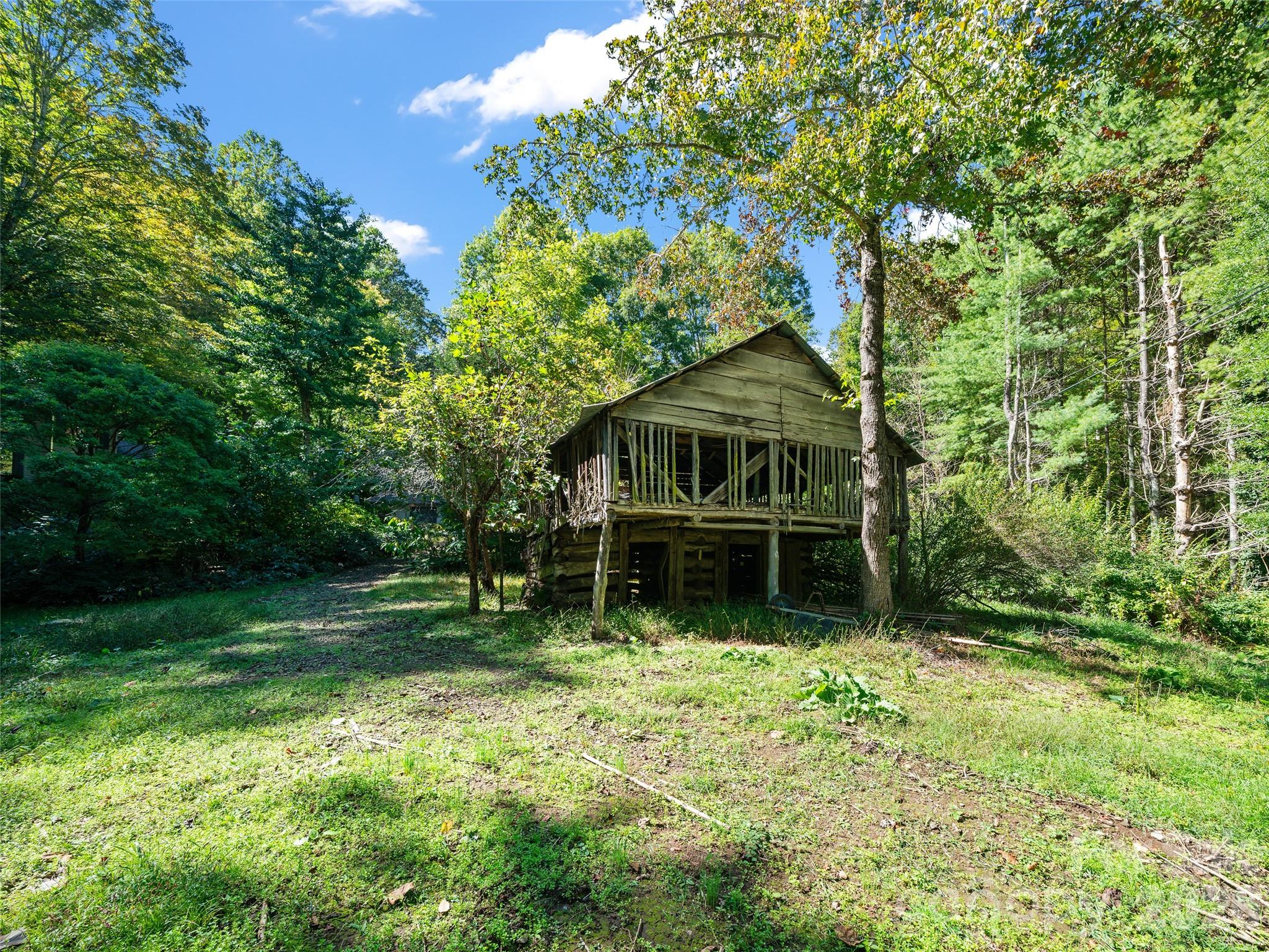 81 Summer Trees Lane Burnsville NC 28714