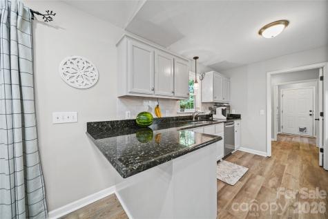 39328 Holly Ridge Road New London NC 28127