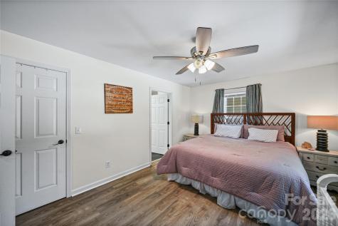 39328 Holly Ridge Road New London NC 28127