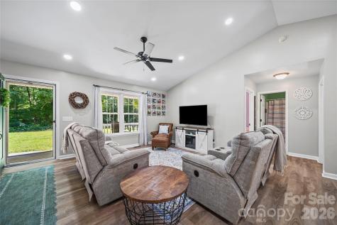 39328 Holly Ridge Road New London NC 28127