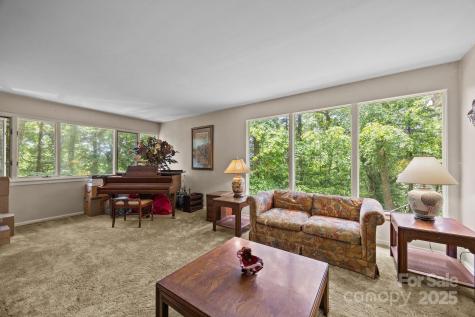 111 Griffing Circle Asheville NC 28804