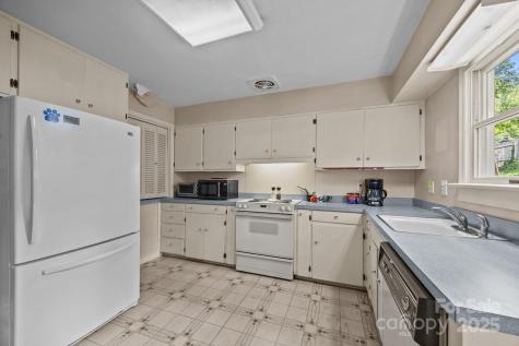 111 Griffing Circle Asheville NC 28804