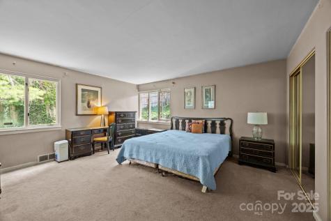 111 Griffing Circle Asheville NC 28804