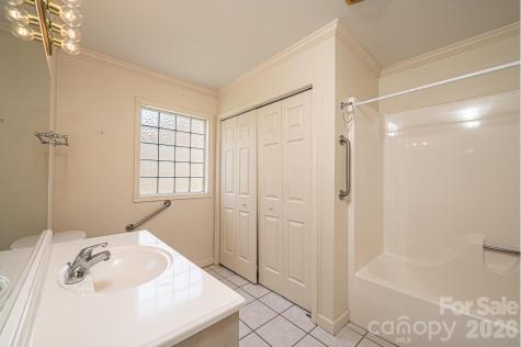 142 39th Avenue Court NW Hickory NC 28601
