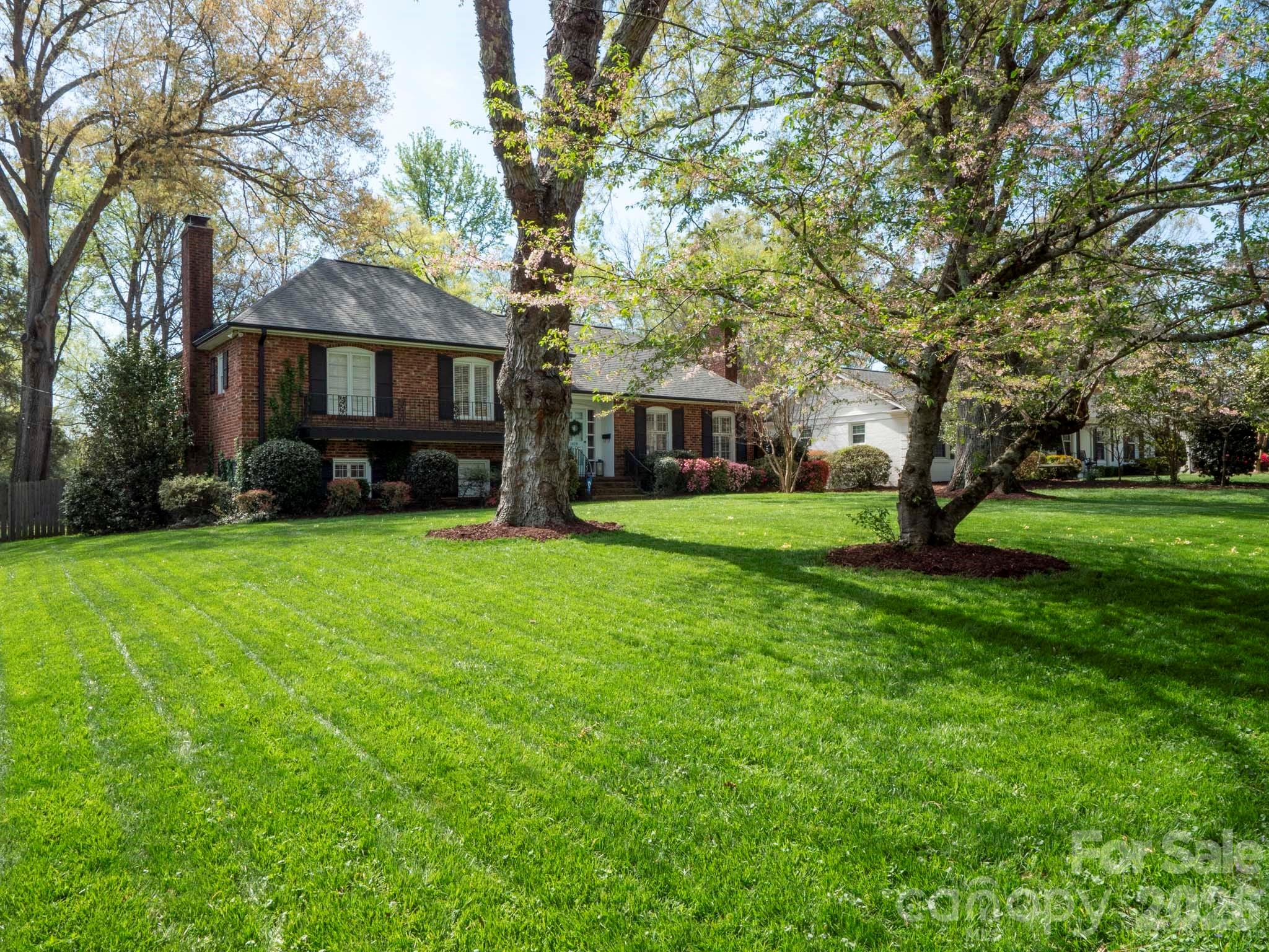 1419 Cavendish Court Charlotte NC 28211