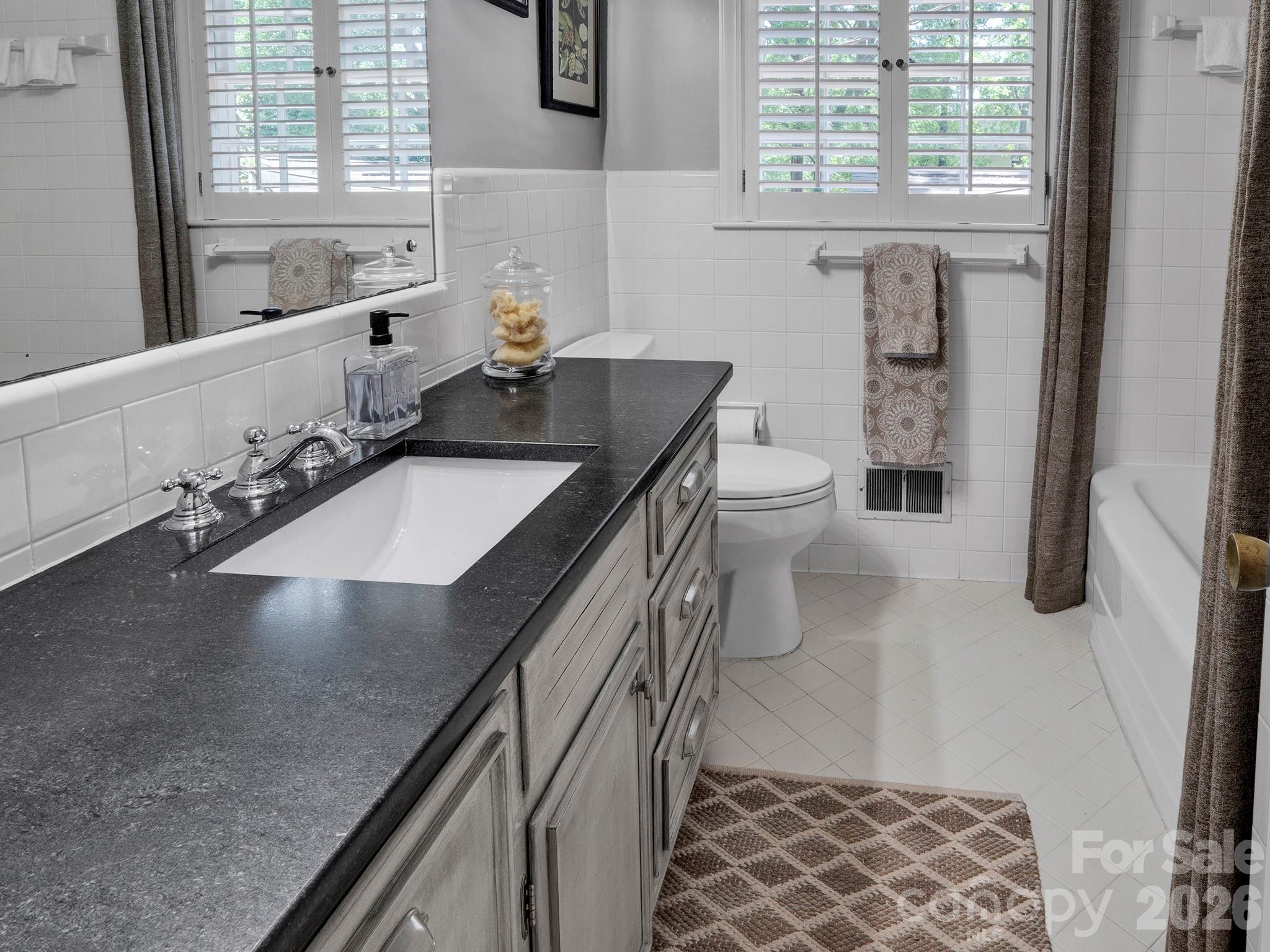 1419 Cavendish Court Charlotte NC 28211