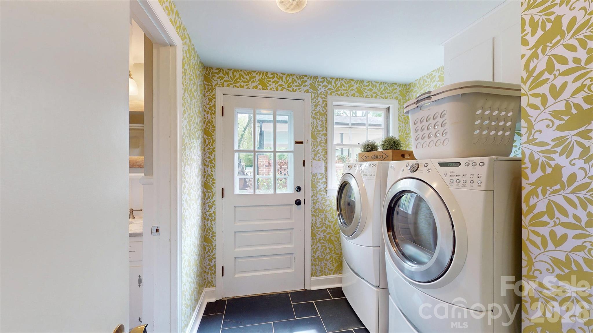1419 Cavendish Court Charlotte NC 28211