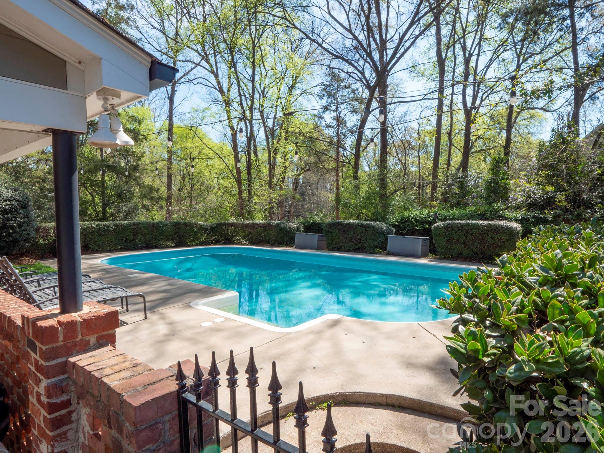 1419 Cavendish Court Charlotte NC 28211
