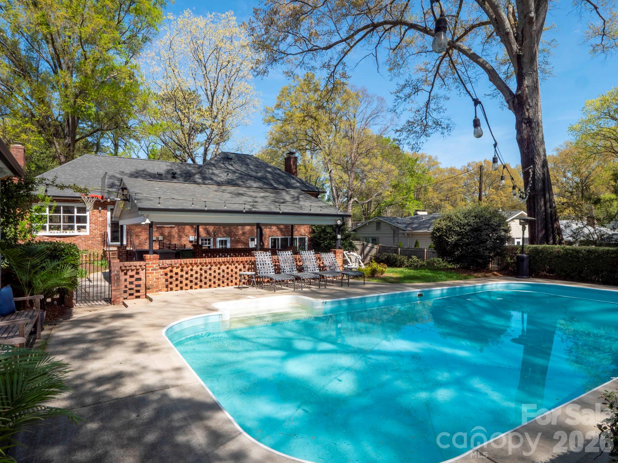 1419 Cavendish Court Charlotte NC 28211