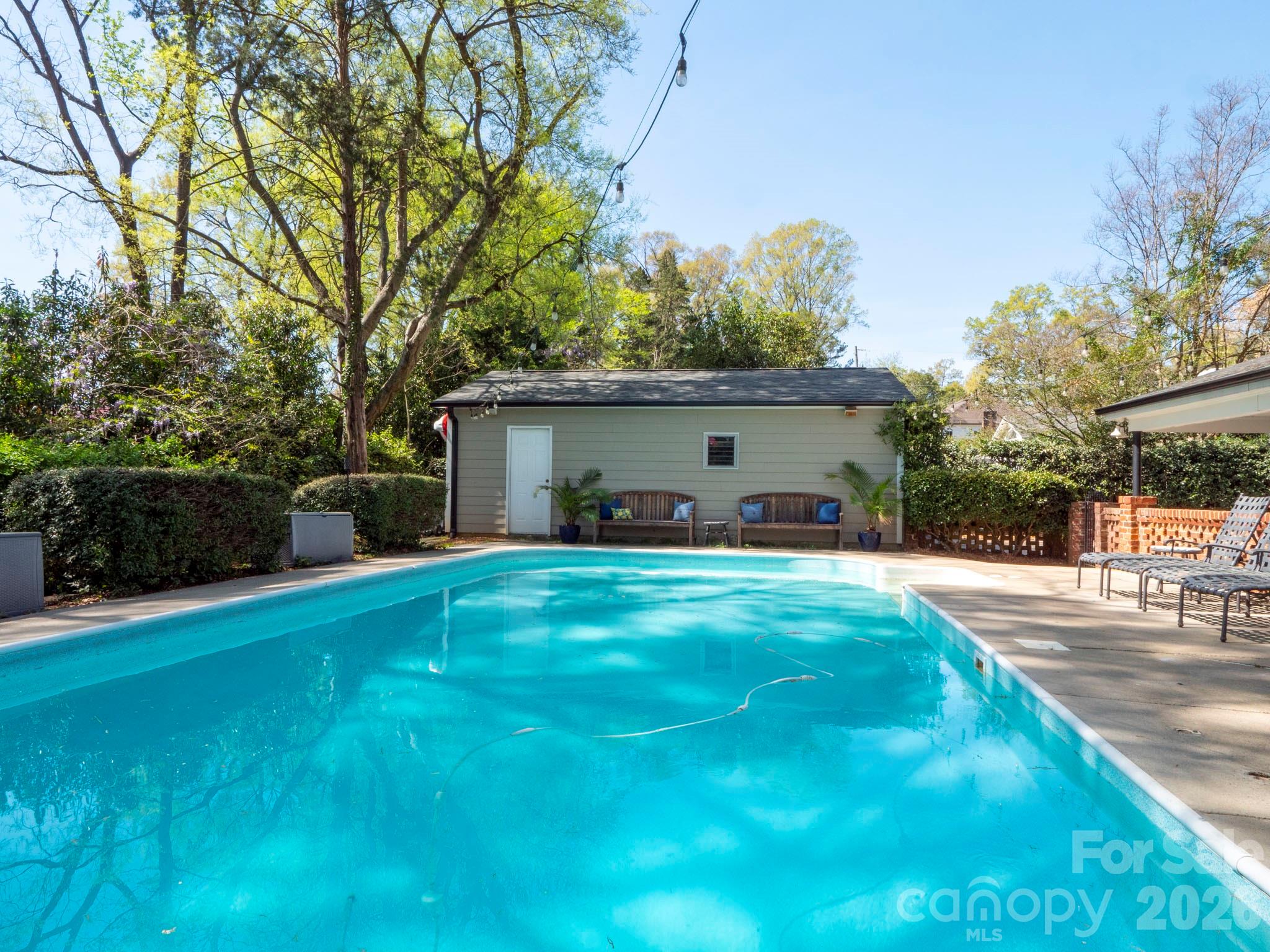 1419 Cavendish Court Charlotte NC 28211