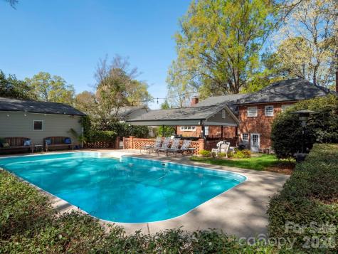 1419 Cavendish Court Charlotte NC 28211