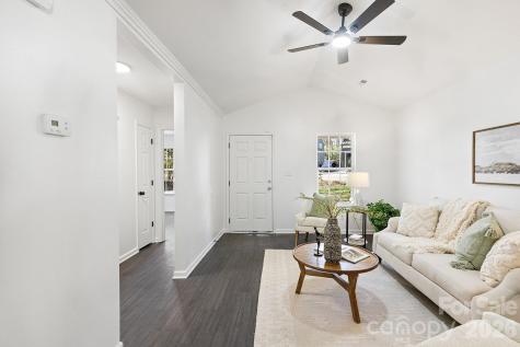 913 Tennyson Drive Charlotte NC 28208