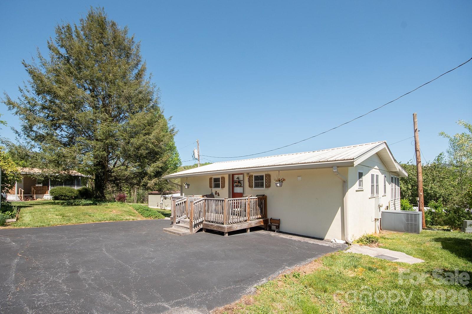 59 S Front Street Franklin NC 28734