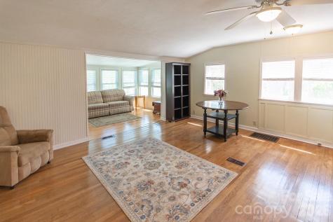 59 S Front Street Franklin NC 28734