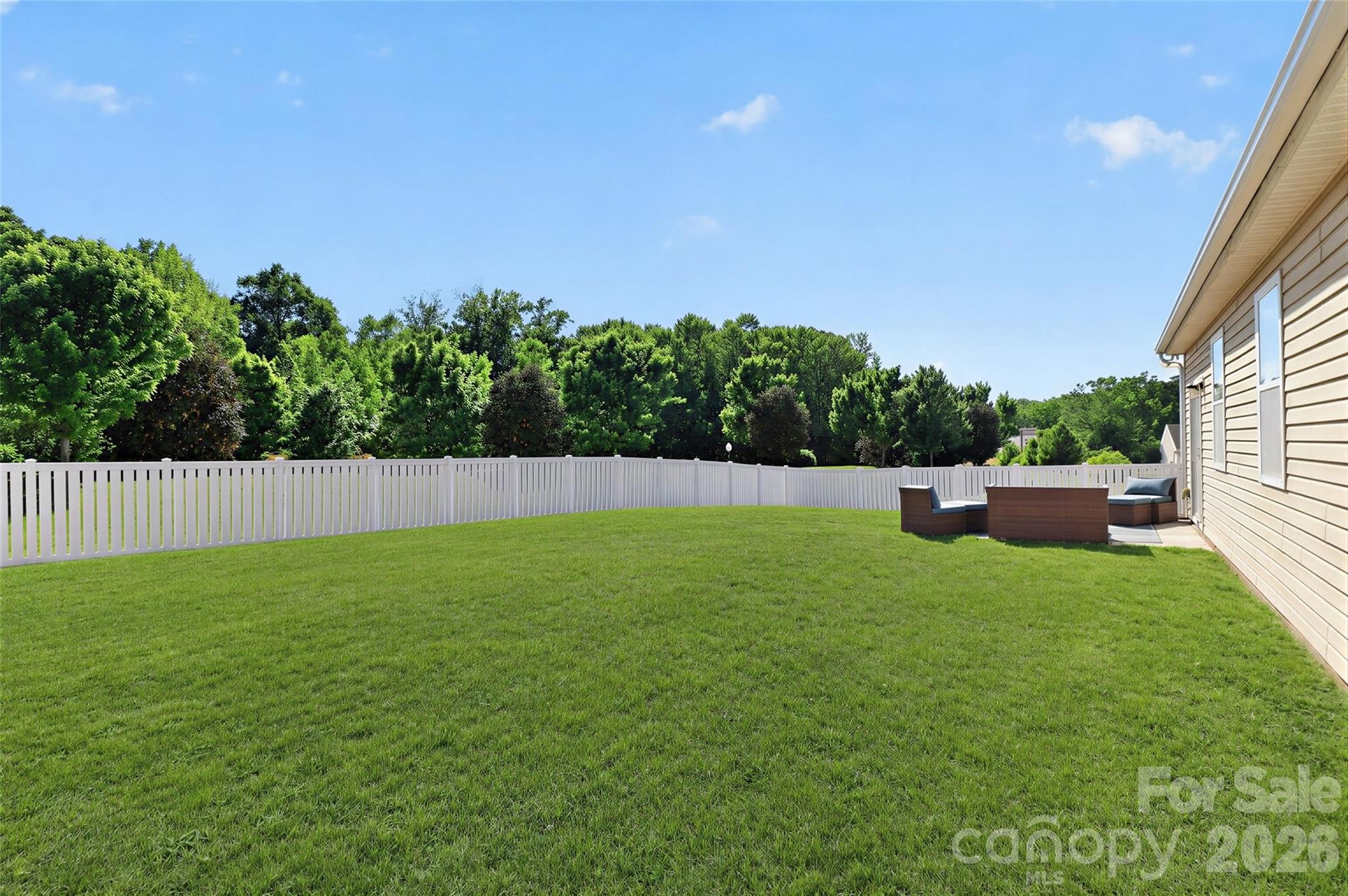 8807 Heartleaf Road Charlotte NC 28227