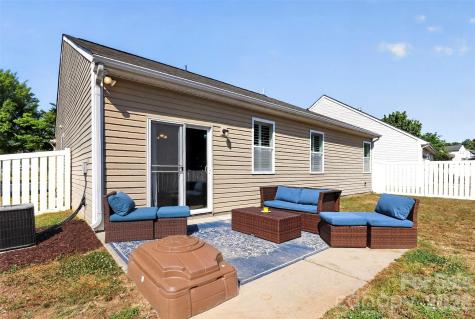 8807 Heartleaf Road Charlotte NC 28227