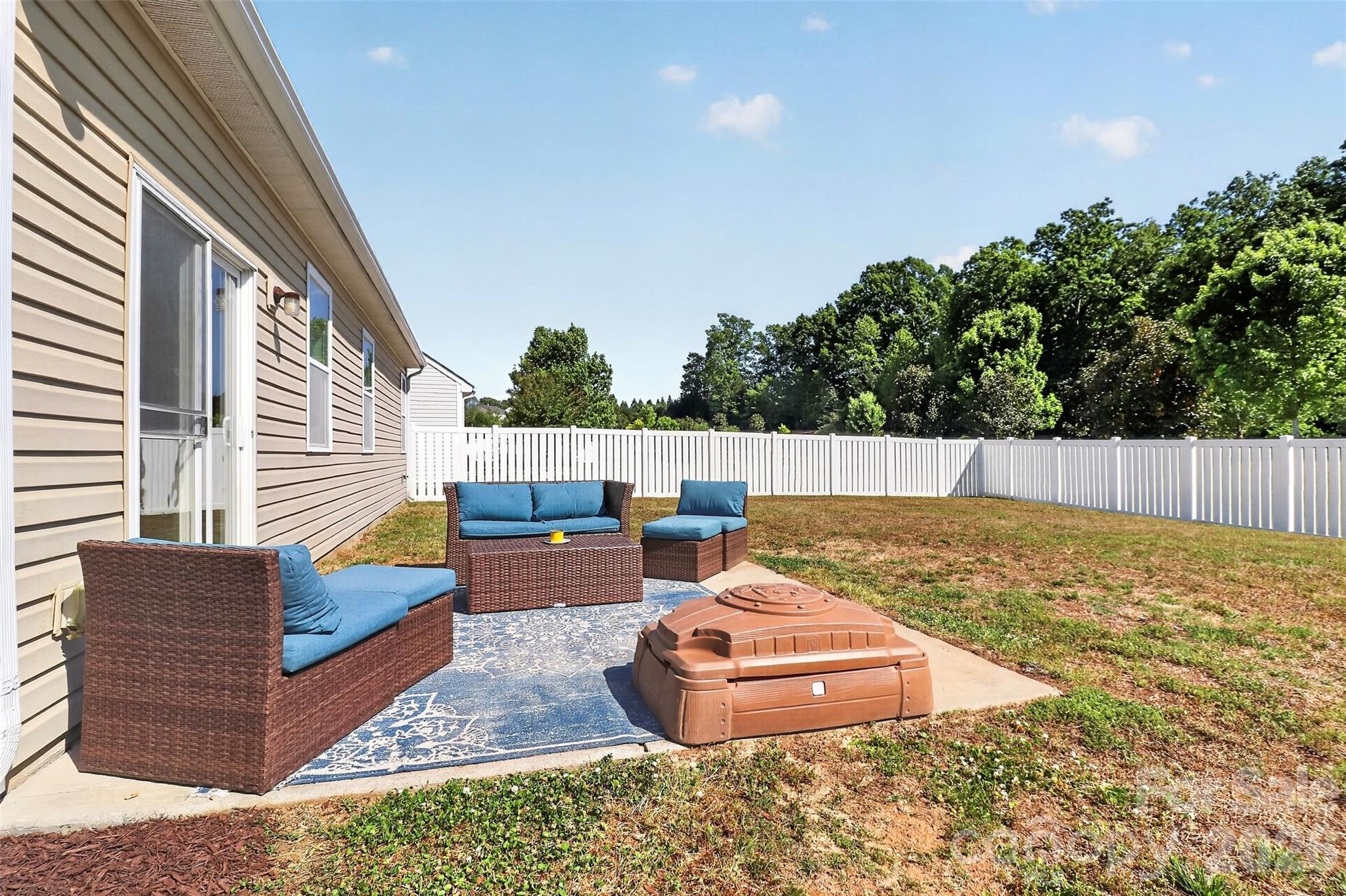 8807 Heartleaf Road Charlotte NC 28227