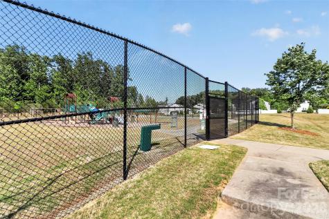8807 Heartleaf Road Charlotte NC 28227