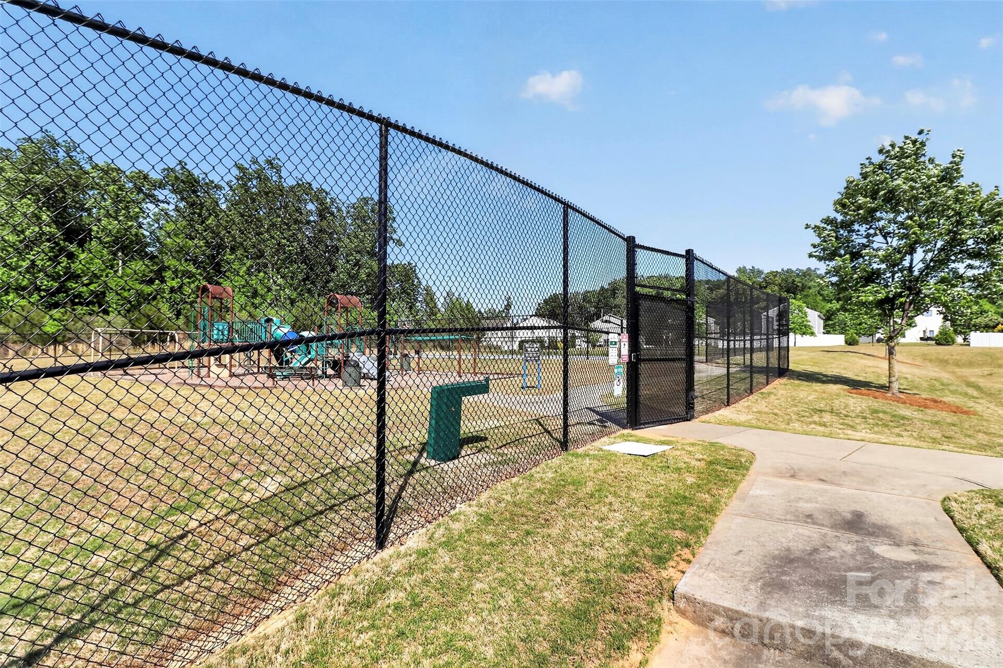 8807 Heartleaf Road Charlotte NC 28227